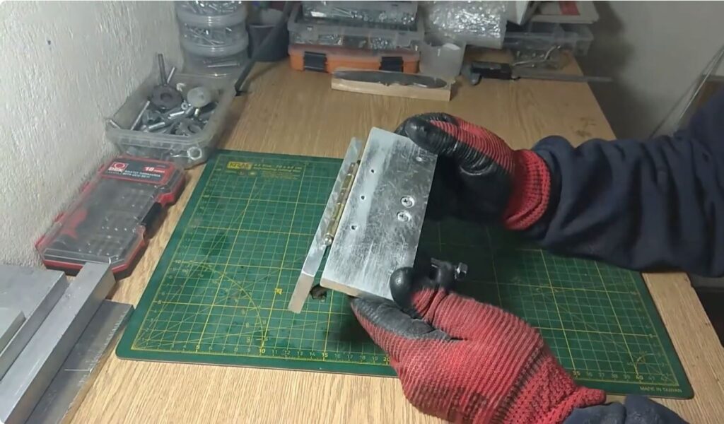 Angled Knife Sharpening Jig for blade grinding