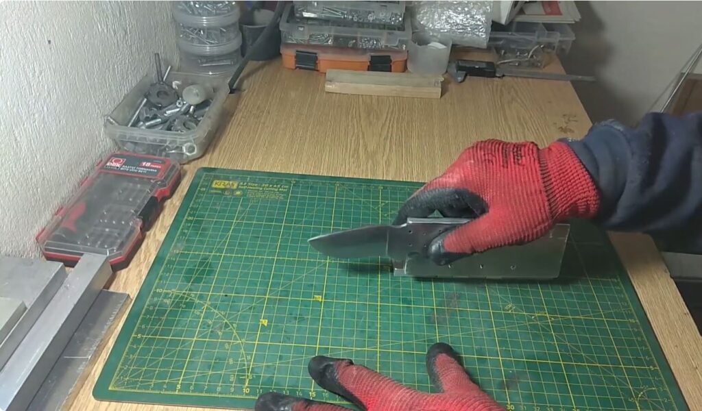 Precision bevel grinding using Angled Knife Sharpening Jig