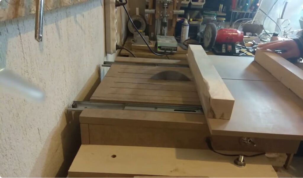 DC 775 motor powered table saw