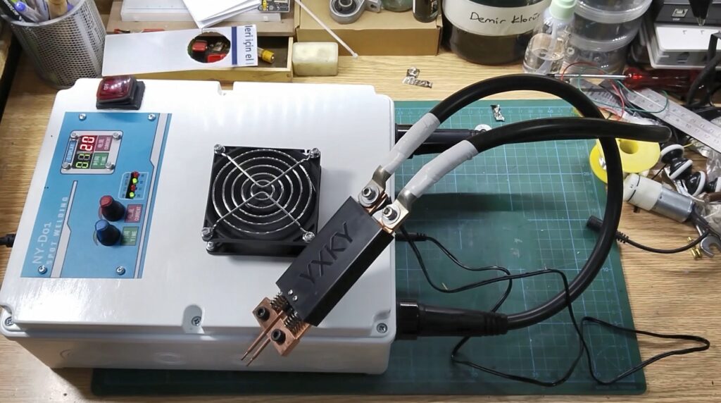 DIY spot welder from microwave oven transformer welding nickel strip